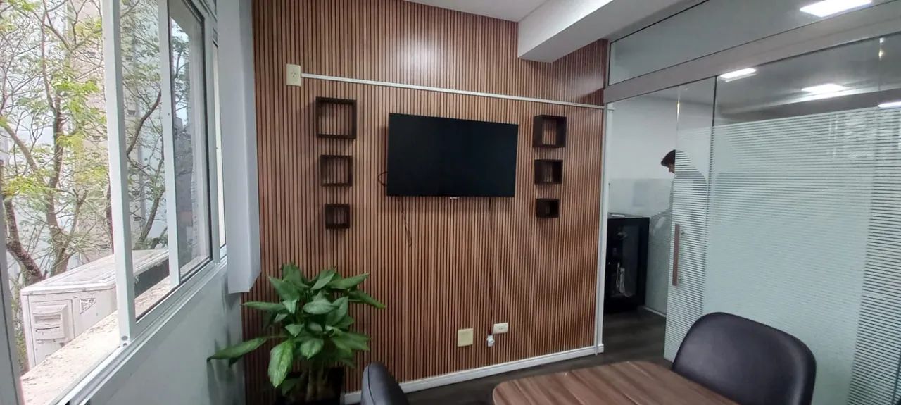 Aplicação de Adesivos e Papel de Parede - Foto 3