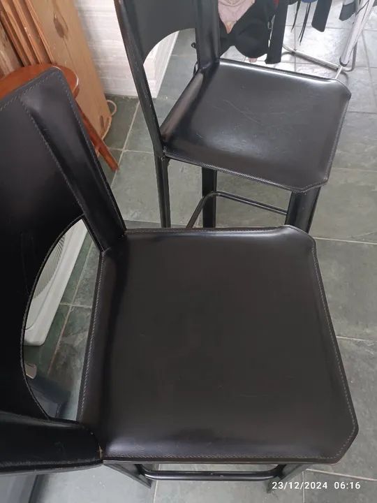 Conjunto de Cadeiras de Bar em Couro Preto - Foto 4