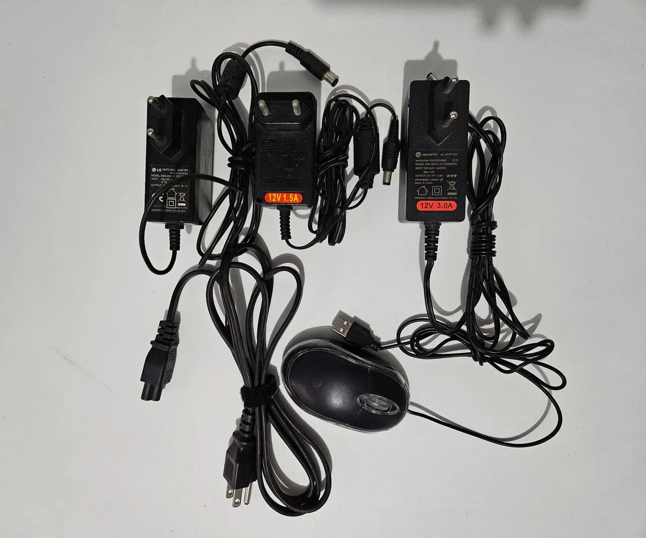 Kit de Fontes, Mouse e cabo de carregadores