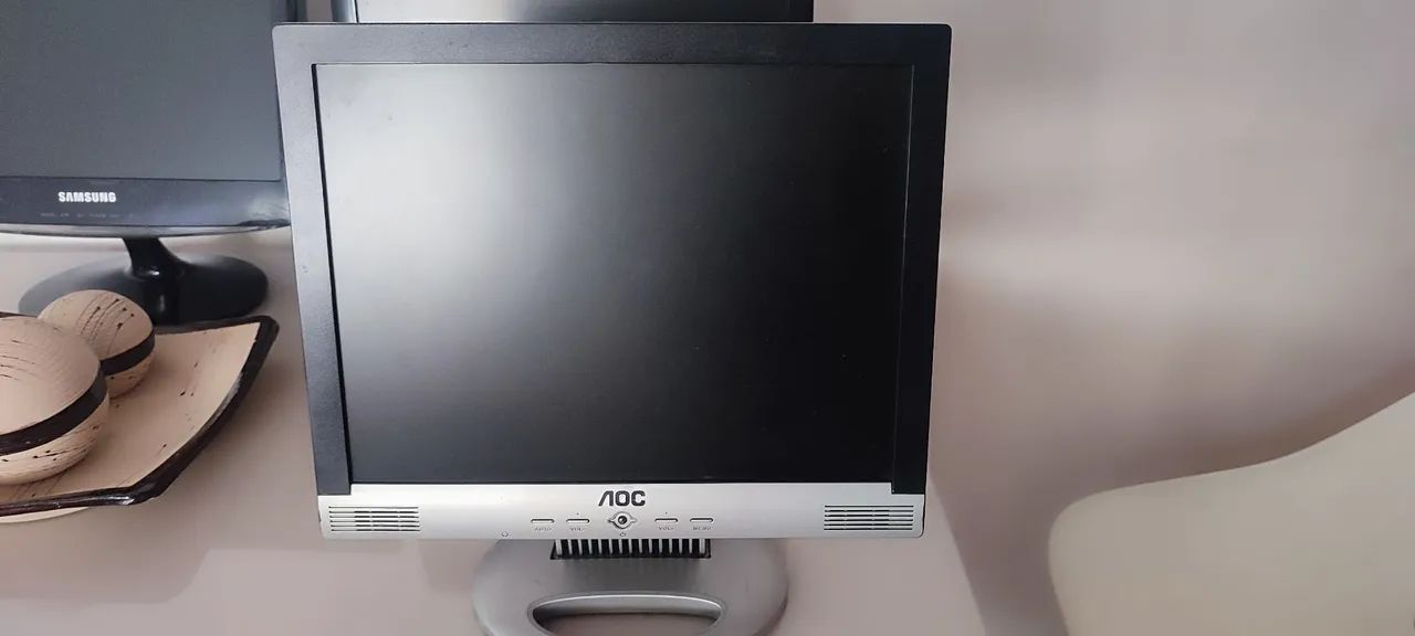 Monitores tela 15.6 usado 