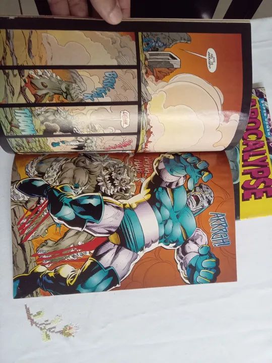 Hqs superman versus Apocalypse da editora Abril jovem  - Foto 3