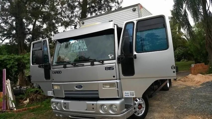 Ford Cargo 815 bau 2012