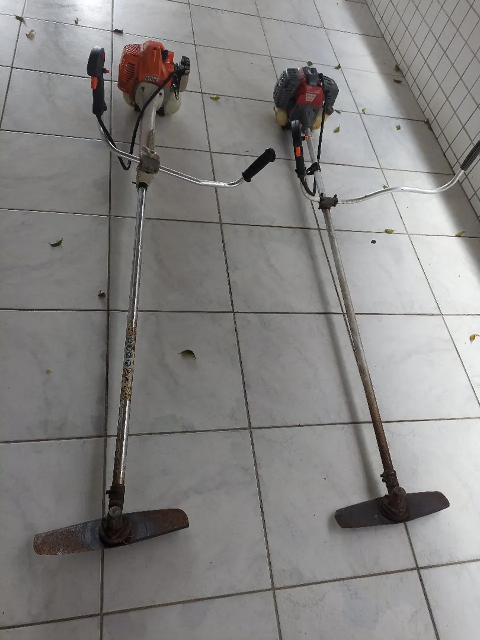 Roçadeiras a Gasolina - Potência e Eficiência na sua Jardinagem!