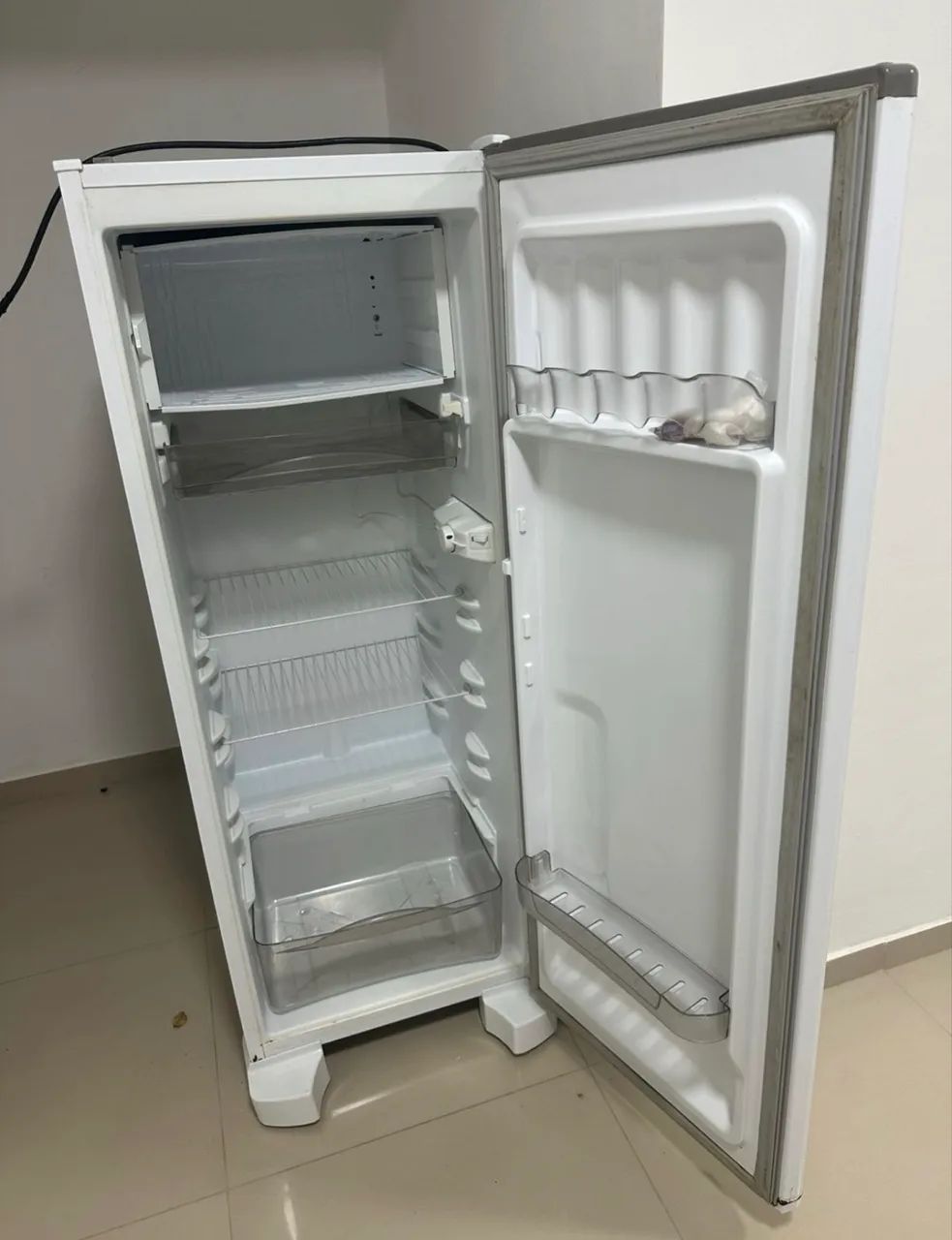 Geladeira Defrost Esmaltec funcionando normalmente - Foto 3