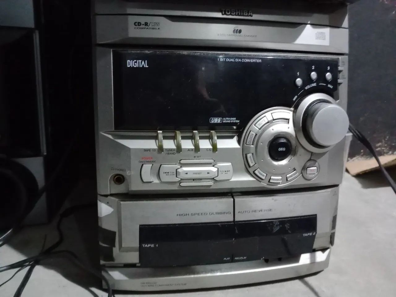 Som Toshiba com CD Player, Tape Deck e Rádio
