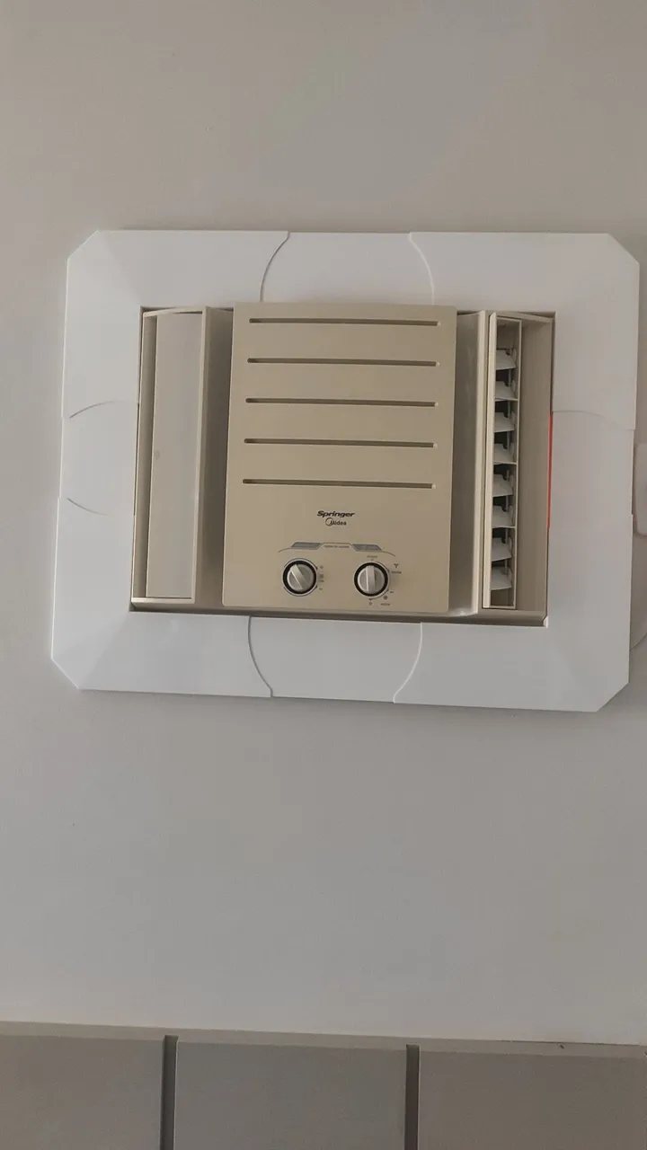 Moldura para ar condicionado de janela