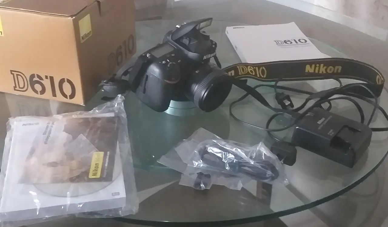 Câmera digital  Nikon D610 - 45.850 cliques+ lente  +2 baterias +carregador, etc...