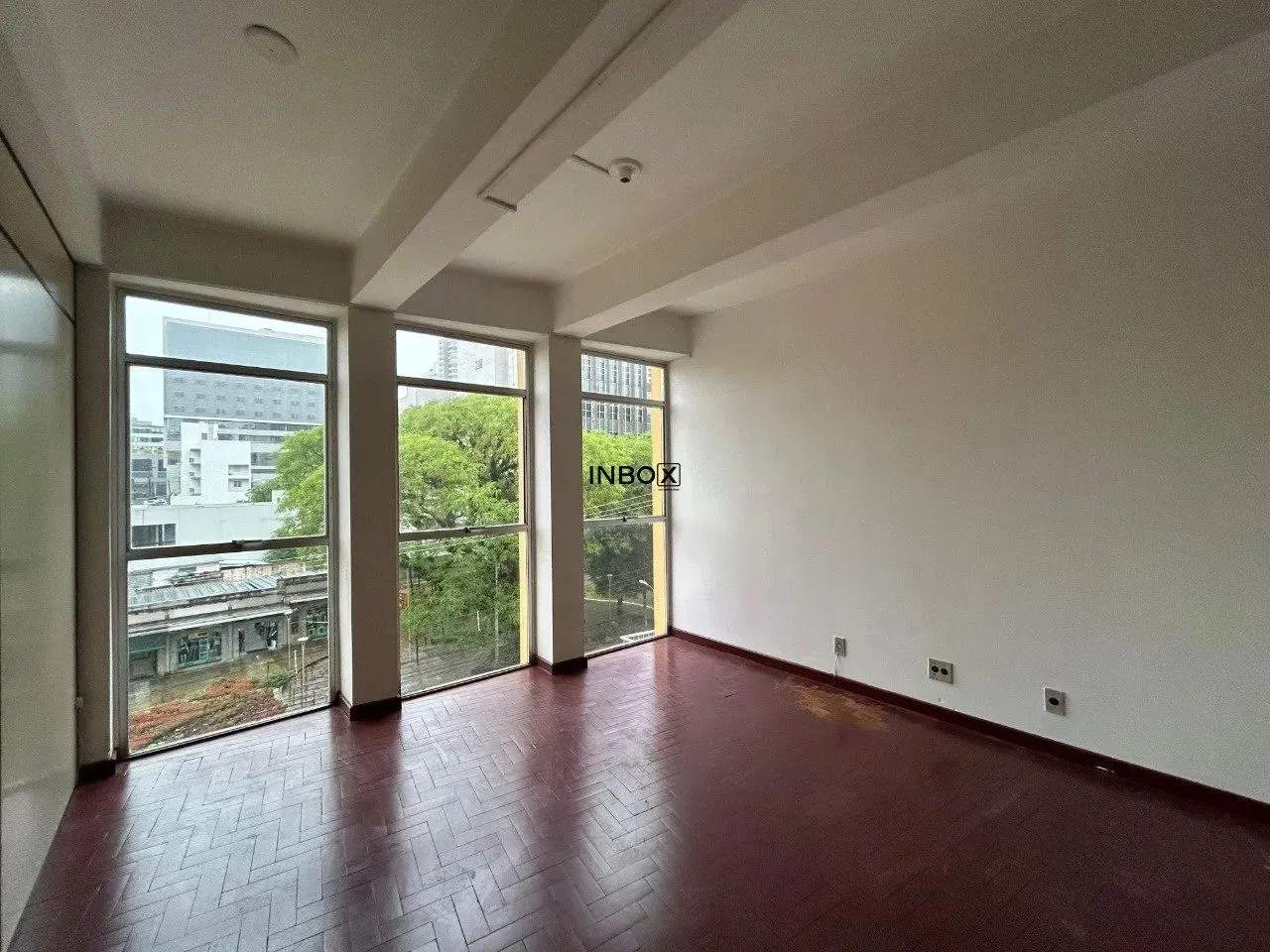 IMOBILIARIA INBOX CIA ALUGA - Sala Comercial no bairro Centro