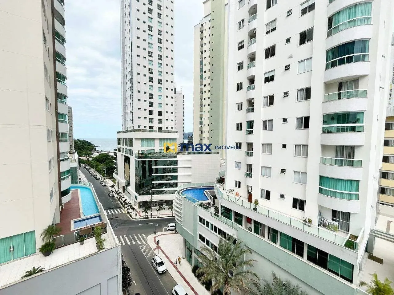 Apartamento para alugar em Balneário Camboriú Moradas do Pontal Norte 220m do mar com vist