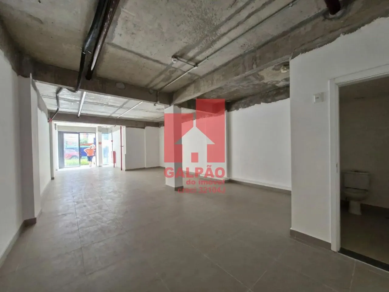 Sala para alugar em Moema, 120m², elevador, 1 banheiro com acessibilidade