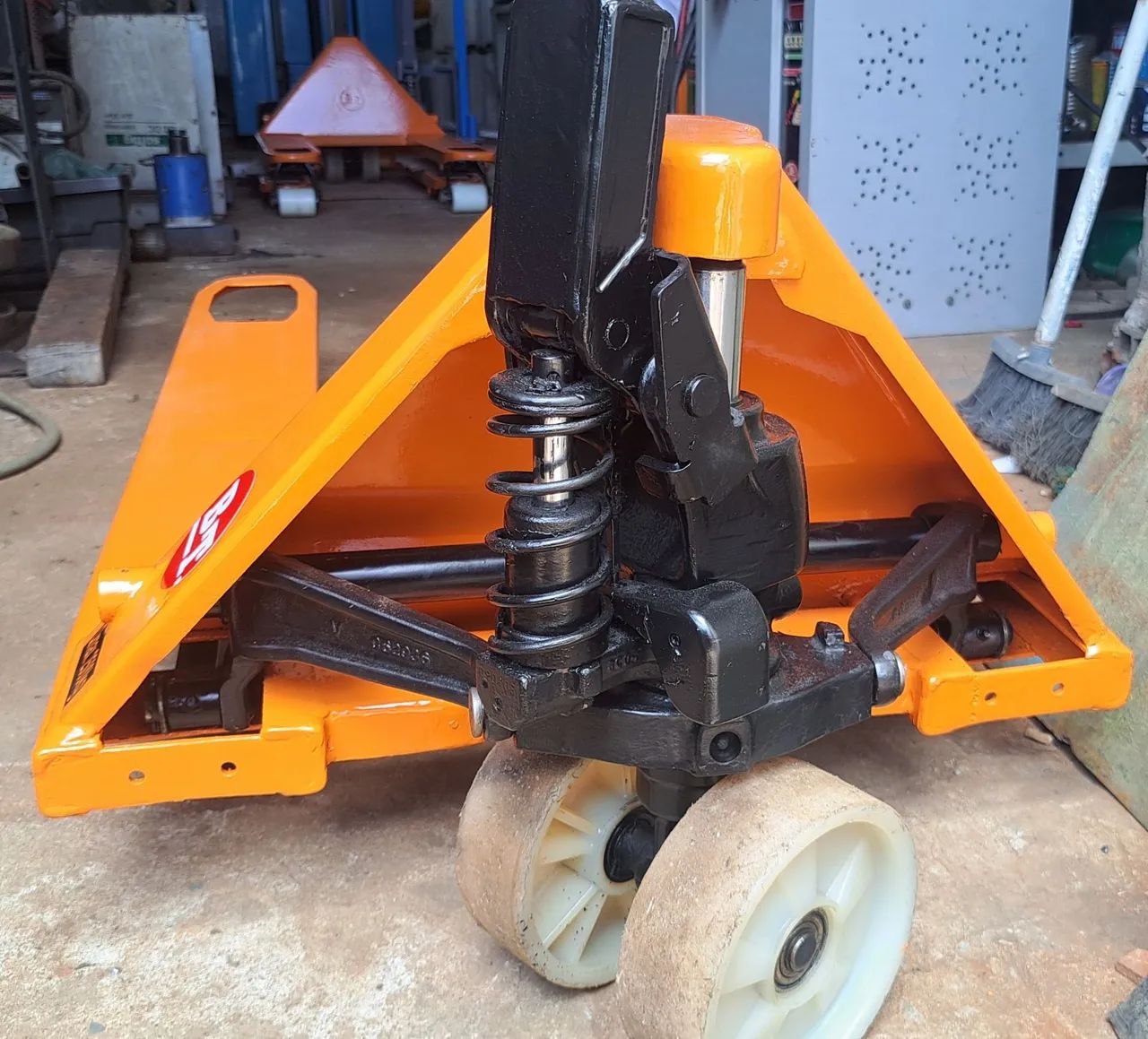 Paleteira Manula BT 2,5t  - Foto 2