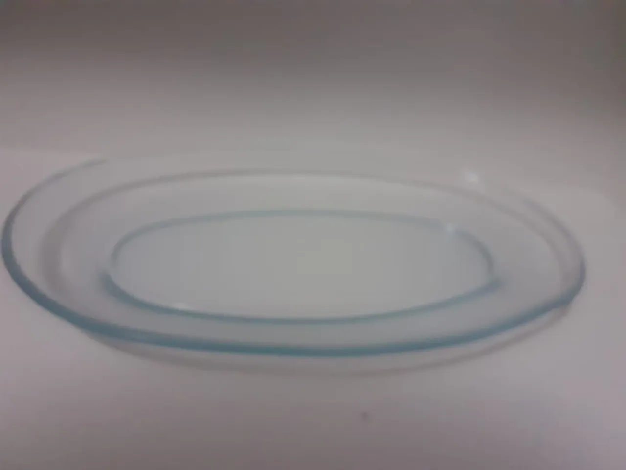 Prato de vidro oval para servir