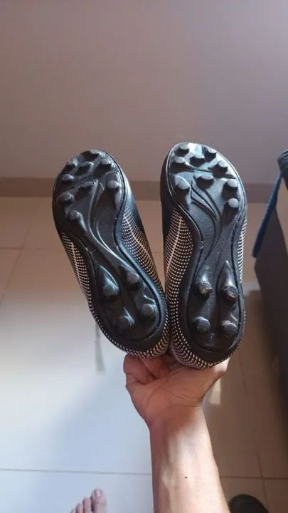 Chuteiras de Futebol Penalty - Tamanho 39 - Foto 4