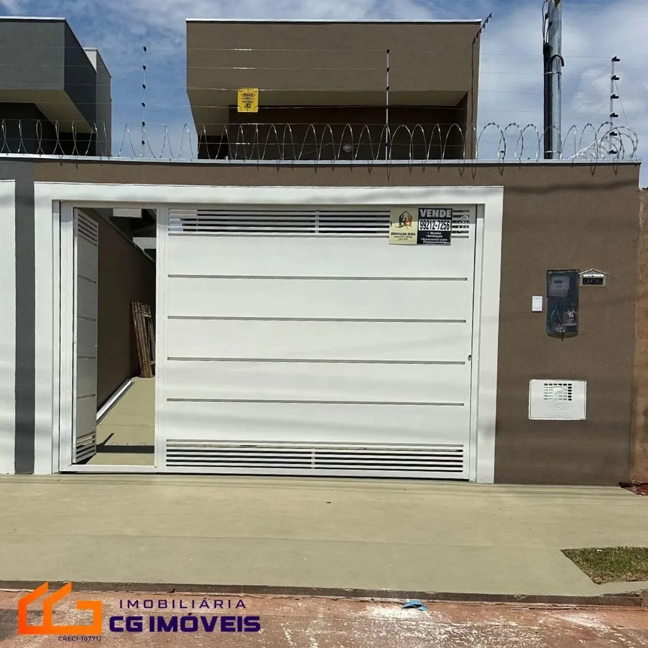 Casa á venda com 3 quartos sendo 1 suíte no Parque Iguatemi em Campo Grande - MS