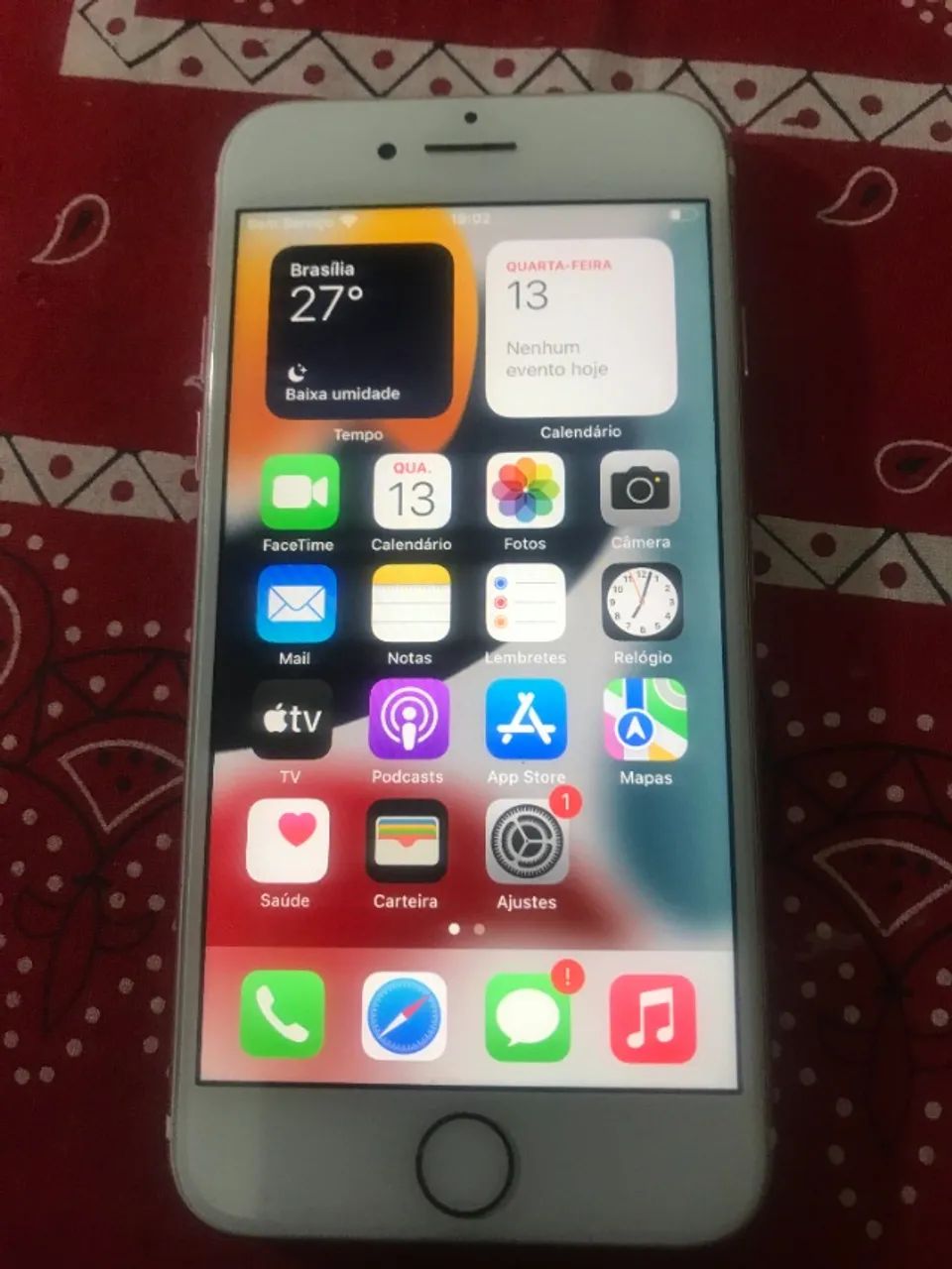 iPhone 7 32GB funcionando com carregador; tudo ok 