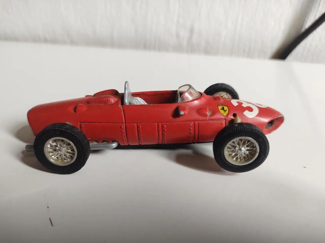 Miniatura Ferrari 156 N 38 F1 1961shark nouse raro