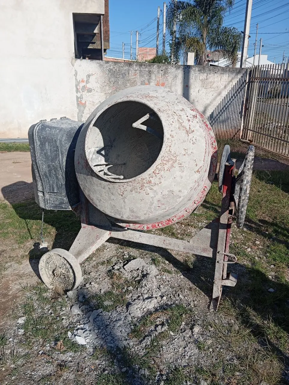 Betoneira para construção civil