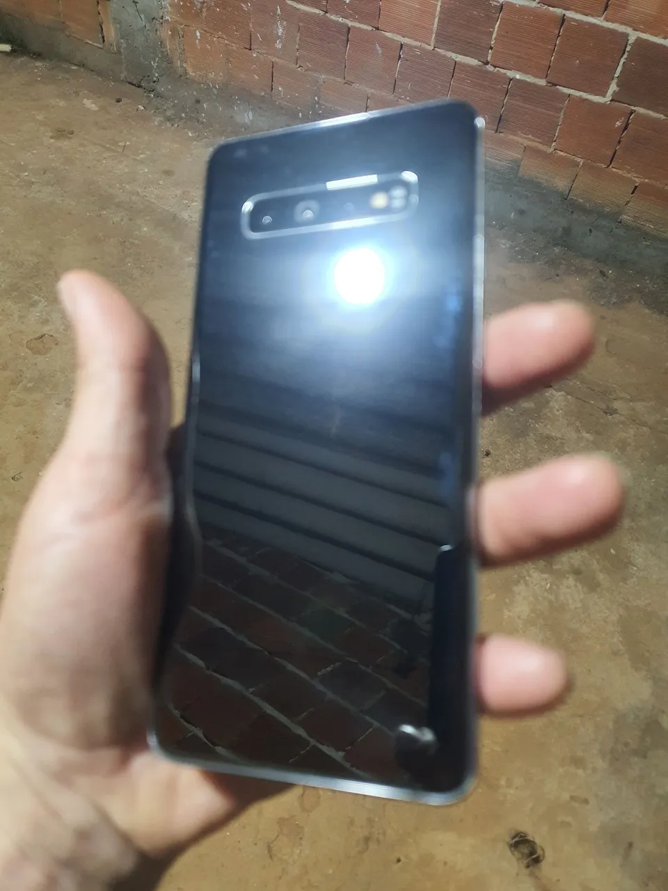 Samsung Galaxy S10+ (leia o anúncio)