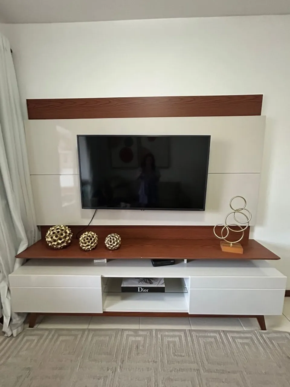 Rack com painel para TV