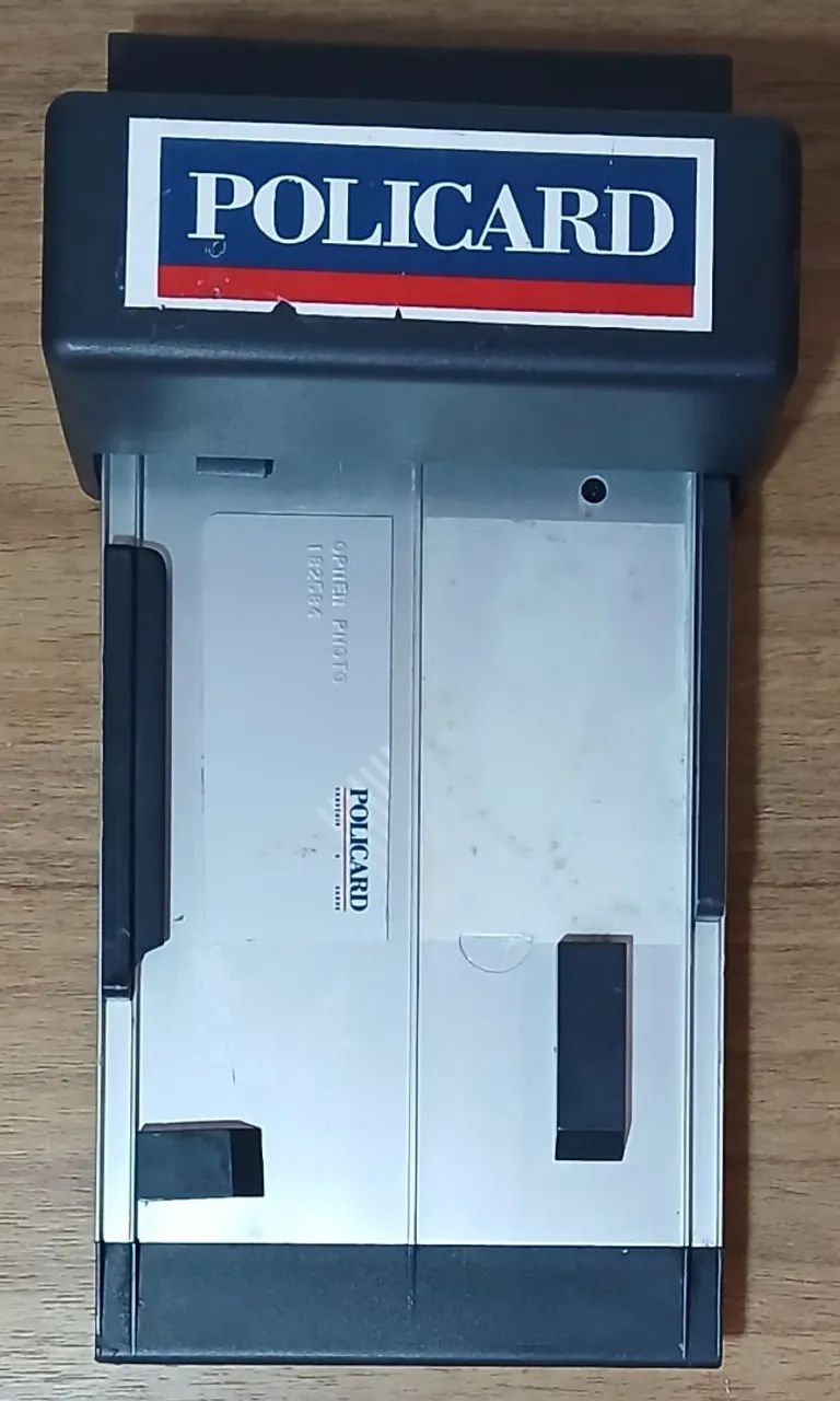 Antiga Máquina Manual Cartão Policard