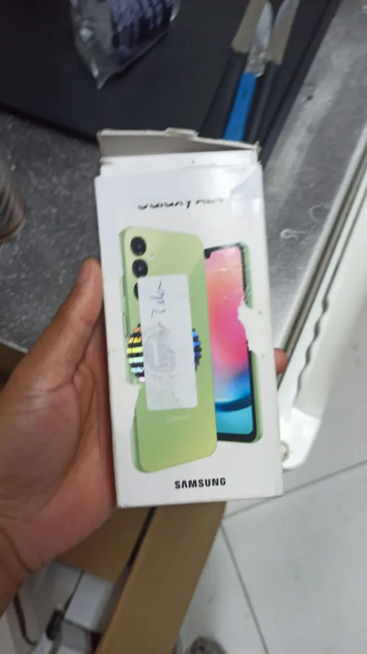 SAMSUNG A24