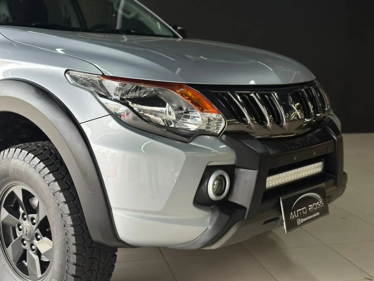 Mitsubishi L200 Triton Outdoor GLS 2.4 Turbo AT 4X4 - Foto 3