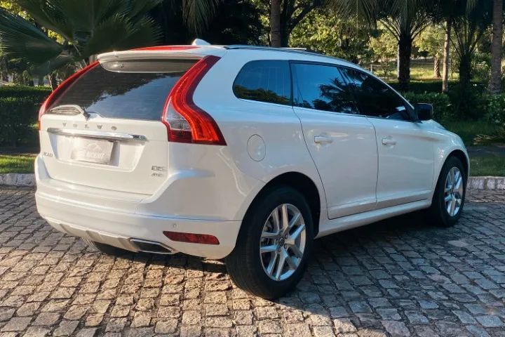 Volvo XC-60 Momentum 2.4 D5 2017 - Versão mais completa - Foto 3