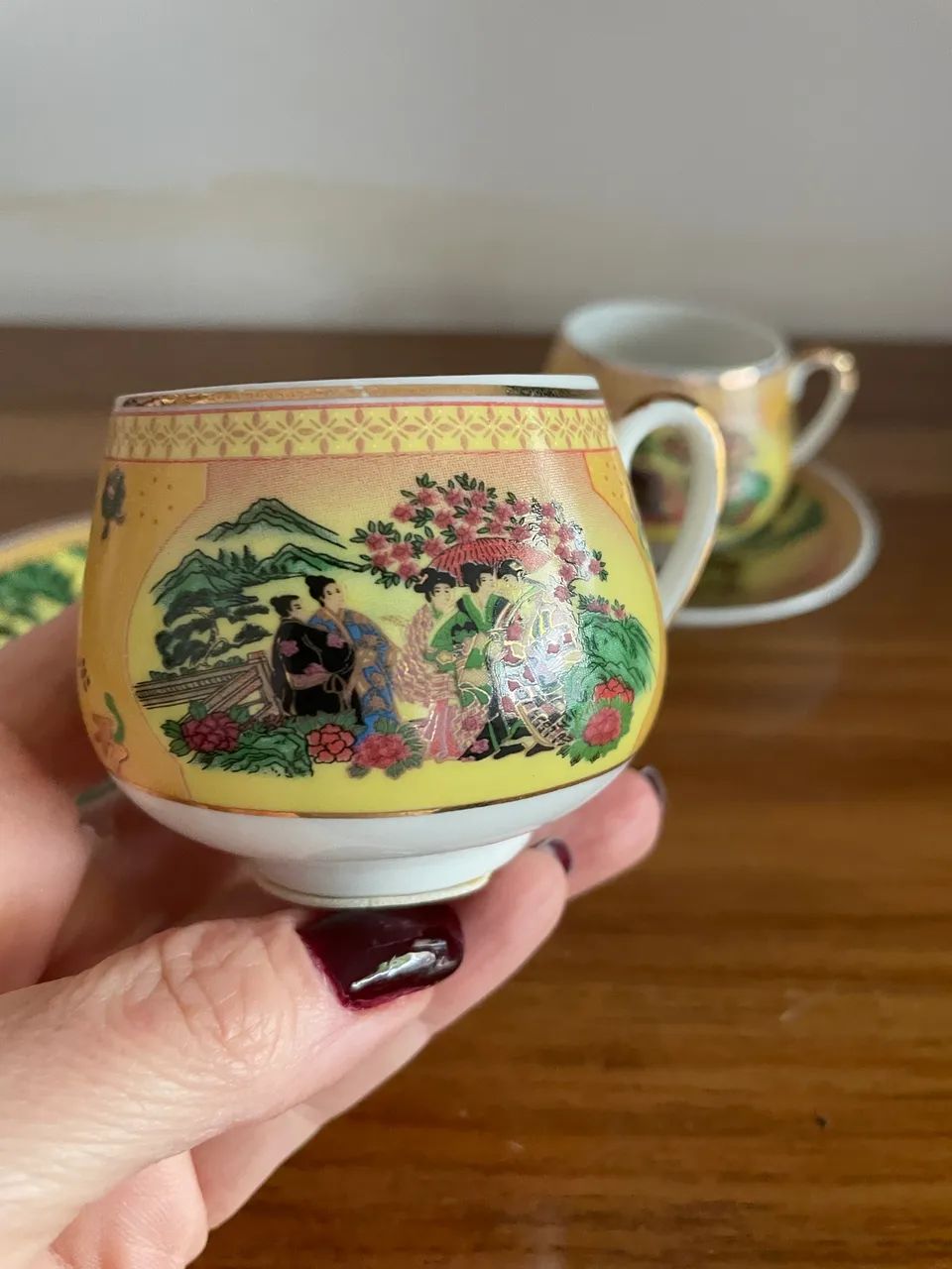 Xícaras com pires - porcelana decorada (Bela Gourmet)