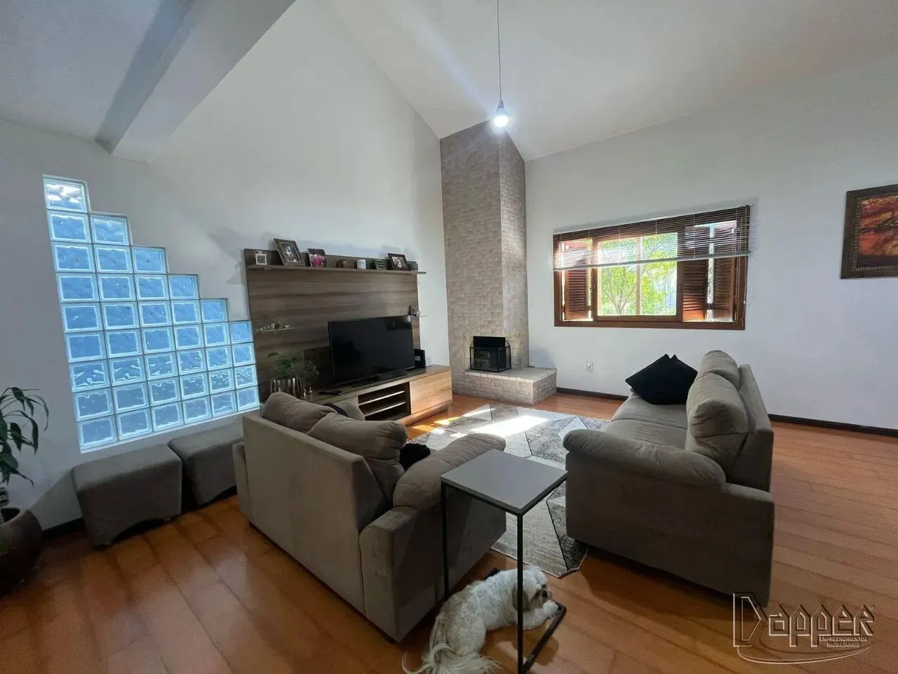 Casa residencial à venda no bairro Primavera com 200 m² e 5 dormitórios/quartos