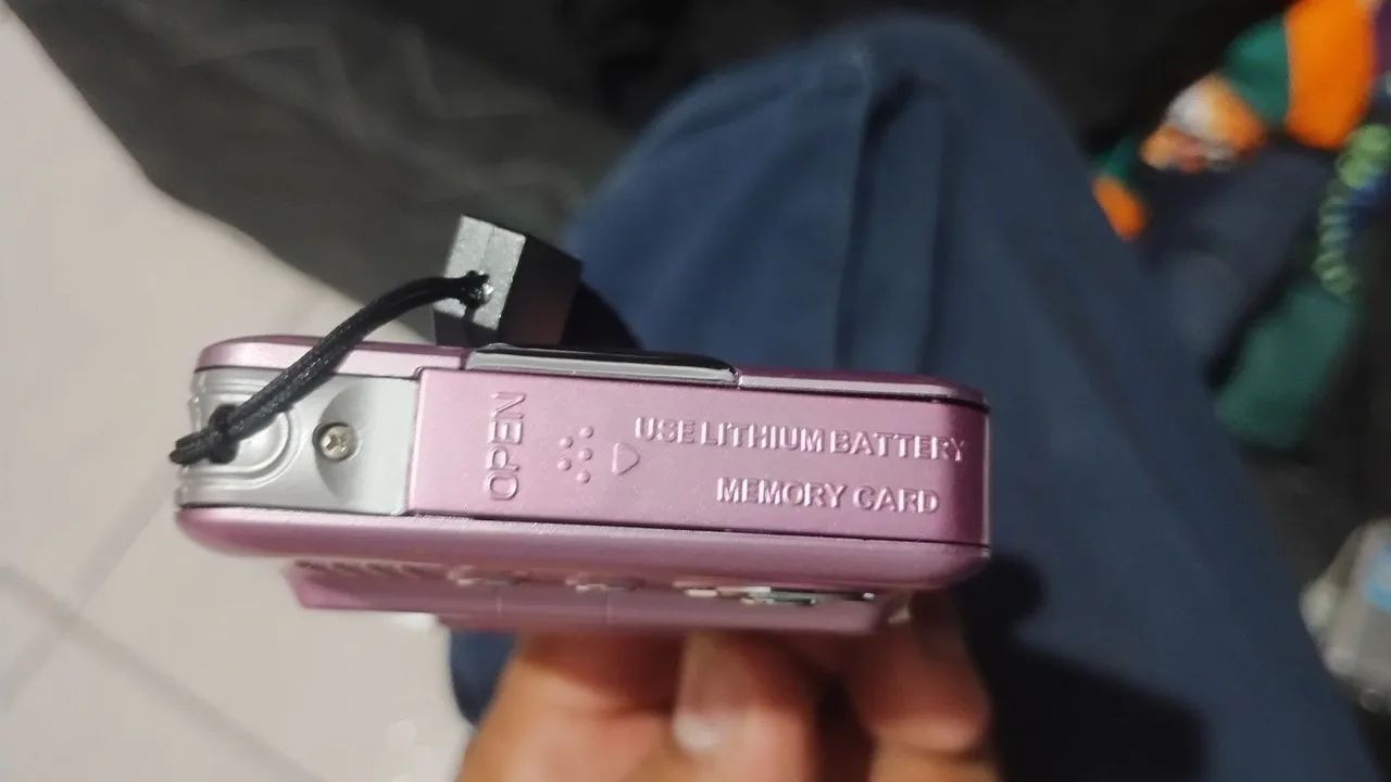 Câmera Digital Sony Cyber-shot 7.2 MP com defeito e a vivitar - Foto 3