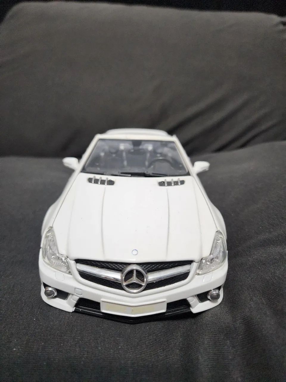 Miniatura Mercedes-Benz SL63 AMG 1/18 - Foto 3