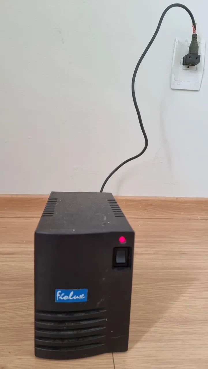 Estabilizador / Transformador de voltagem - Foto 3