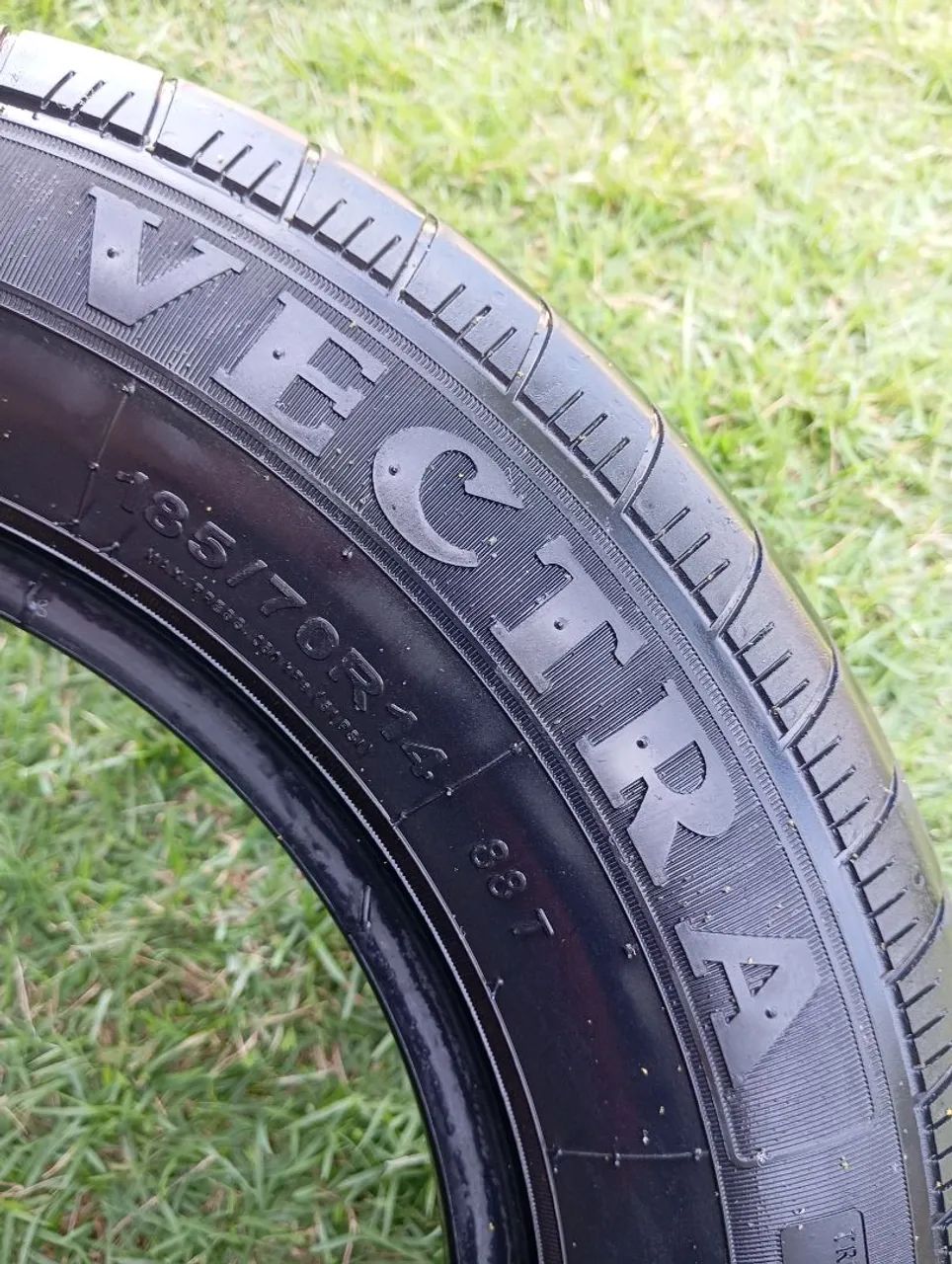 Par de pneus 185/70/14 JK VECTRA meia vida originais  - Foto 2