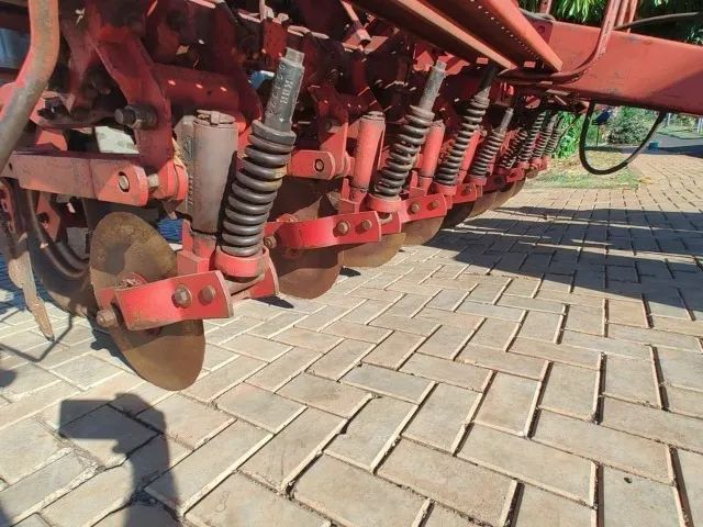 Plantadeira 8 linhas Semeato - Foto 4