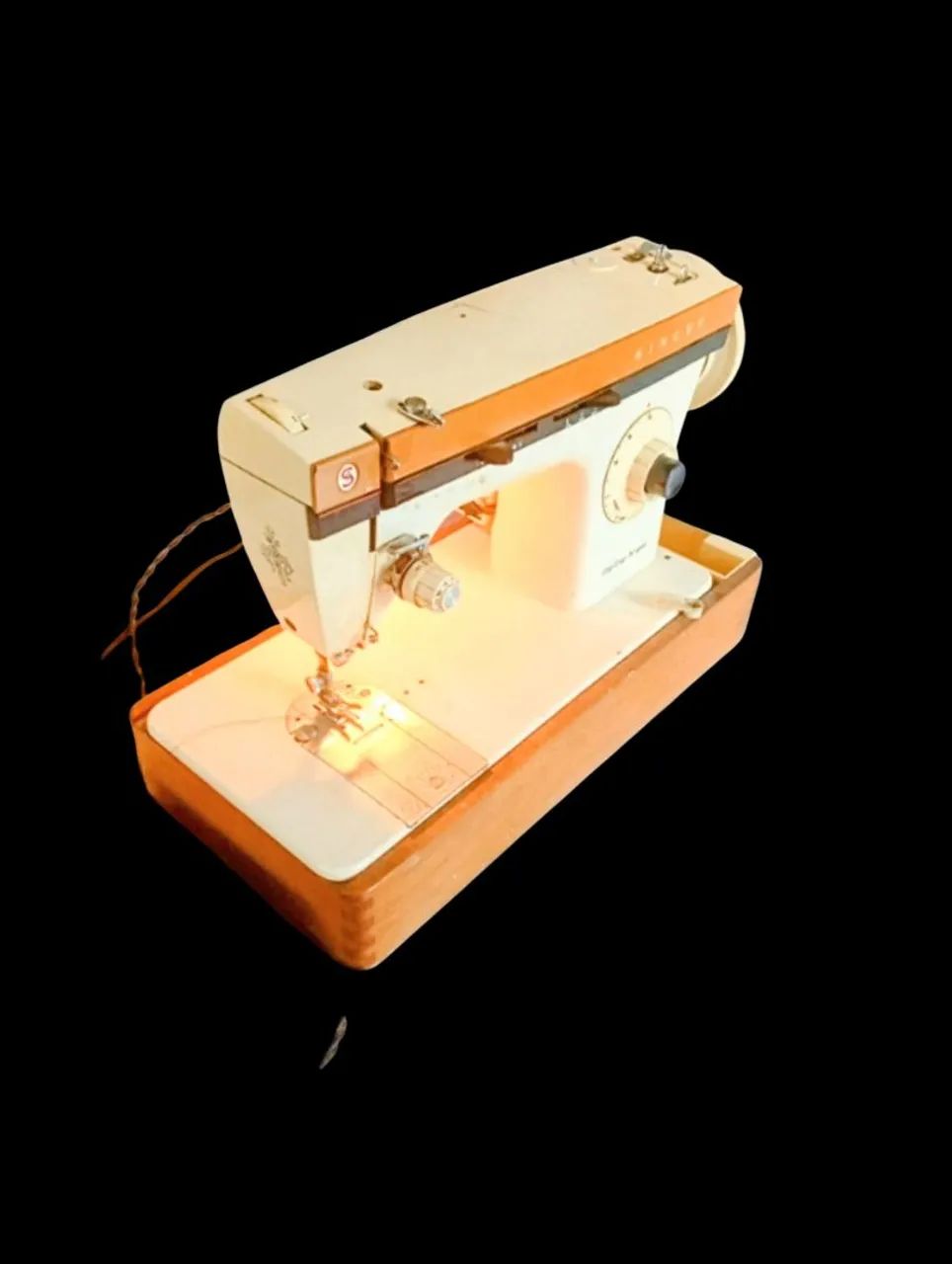 Máquina de costura Singer Zig Zag super PRECISA DE CONSERTO - Foto 2