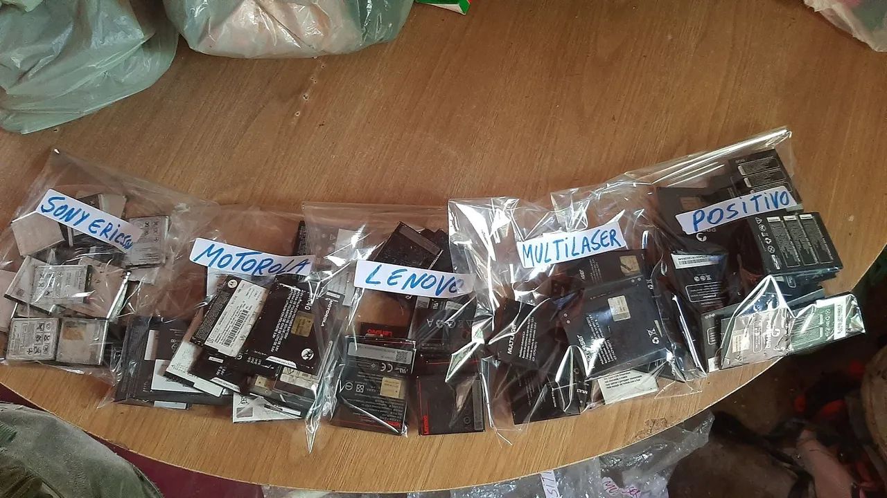 Baterias para Celular Diversas Marcas  usadas. - Foto 2