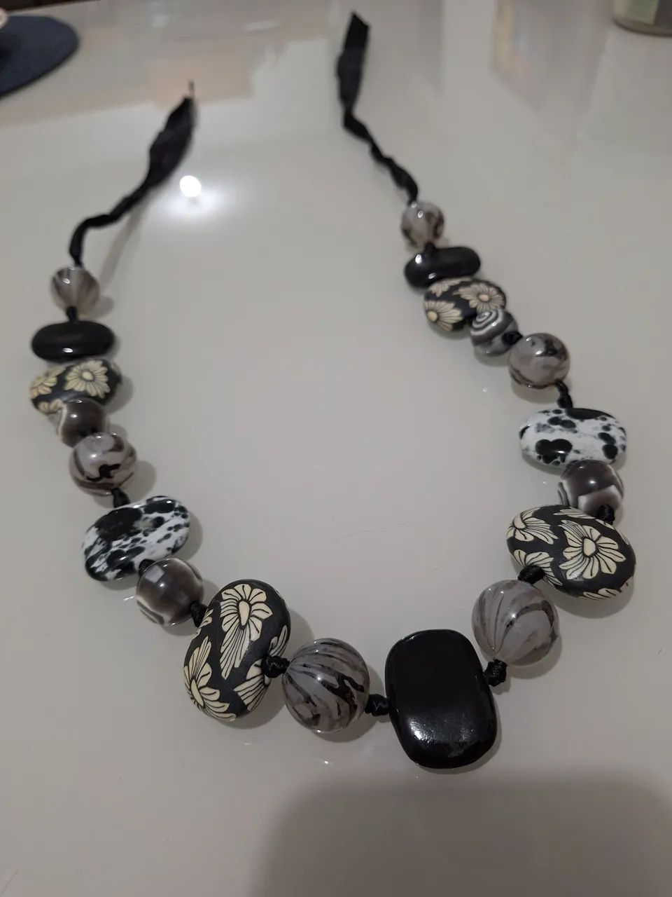 Colar de Pedras Decorativo
