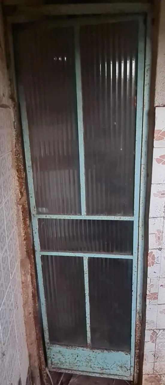 Porta de ferro com vidros