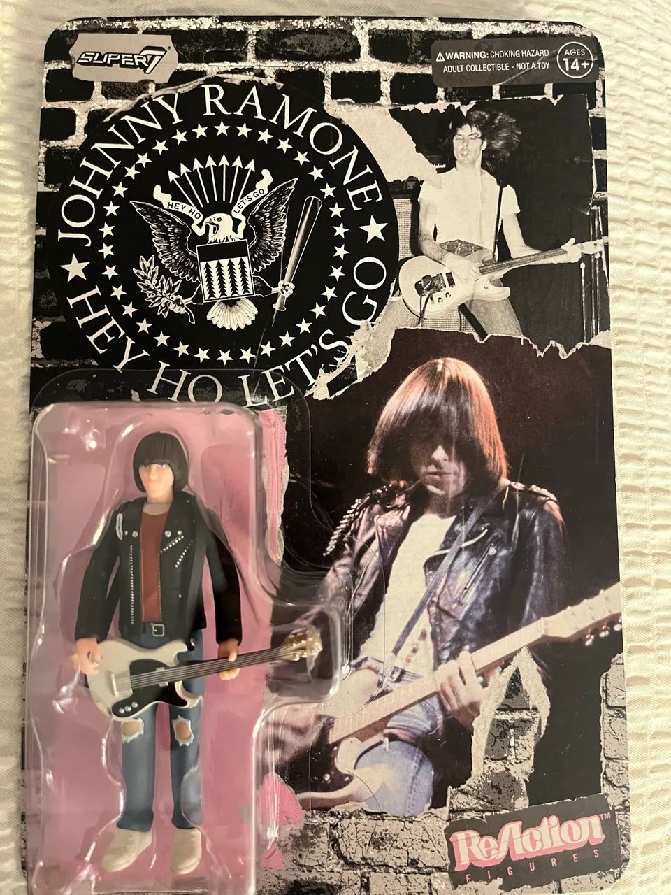 Boneco Johnny Ramone