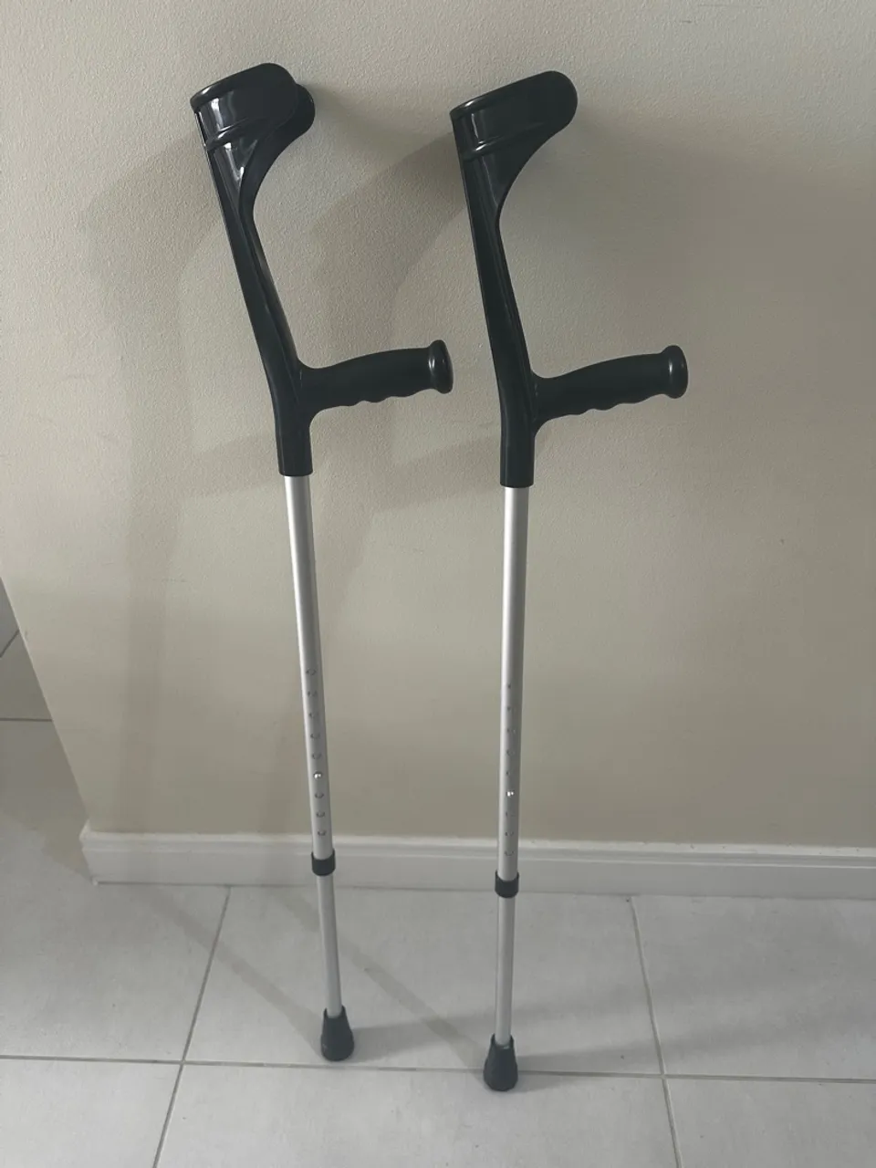 Par de muletas ajustáveis