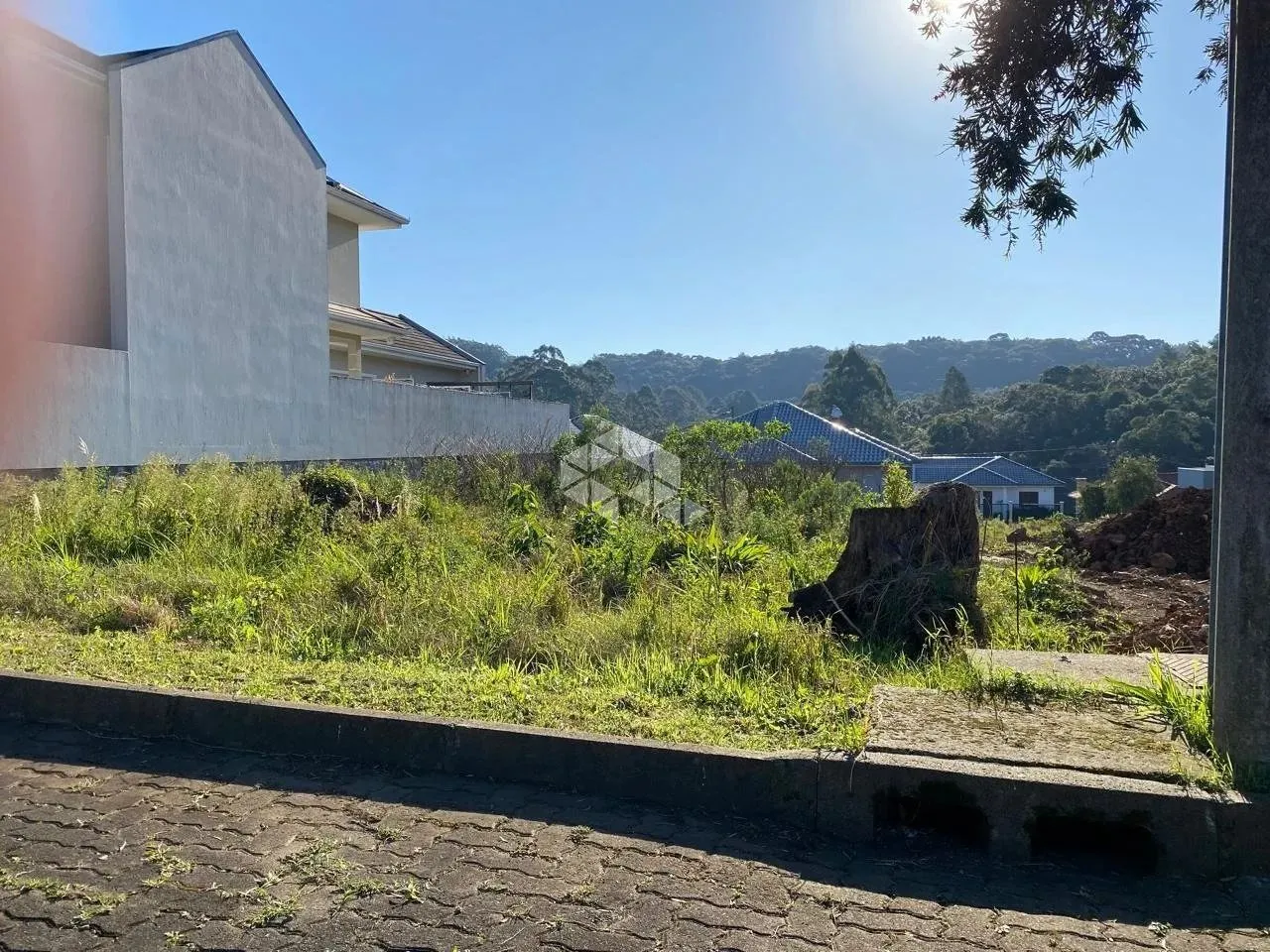 Terreno em bairro residencial