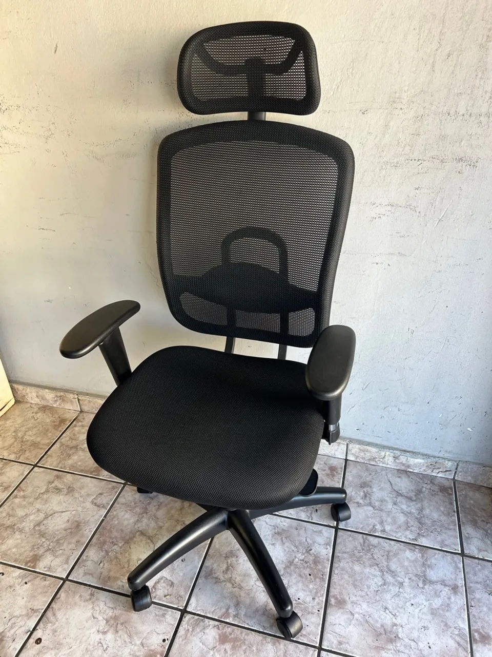 Cadeira de Escritório Ergonômica com apoio de cabeça