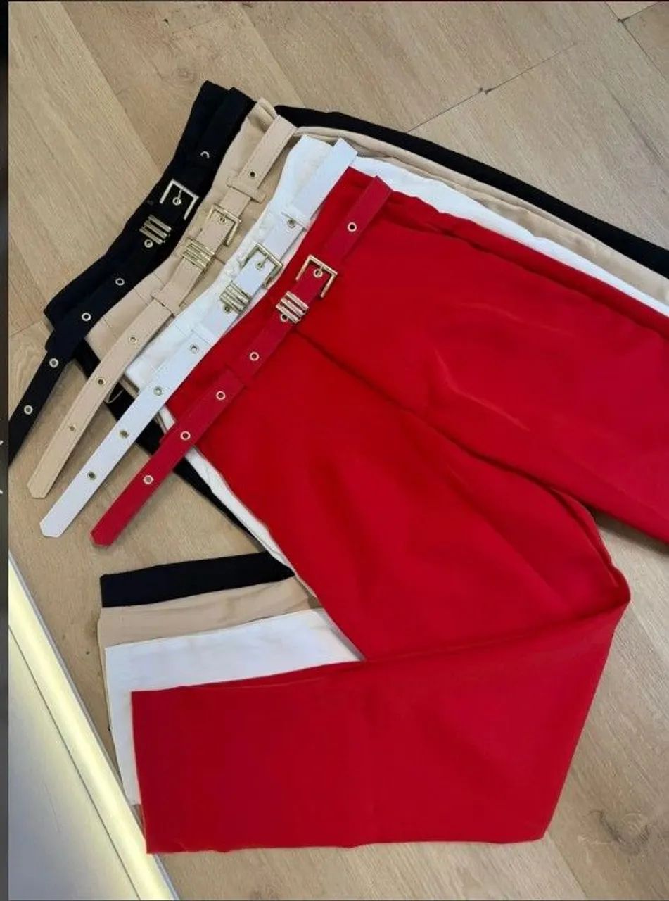 Calça em alfaiataria com cinto