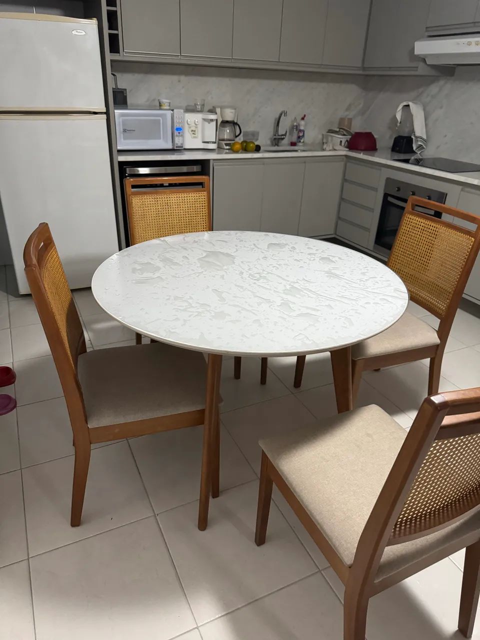 Mesa de cozinha com 4 cadeiras64960485415939120