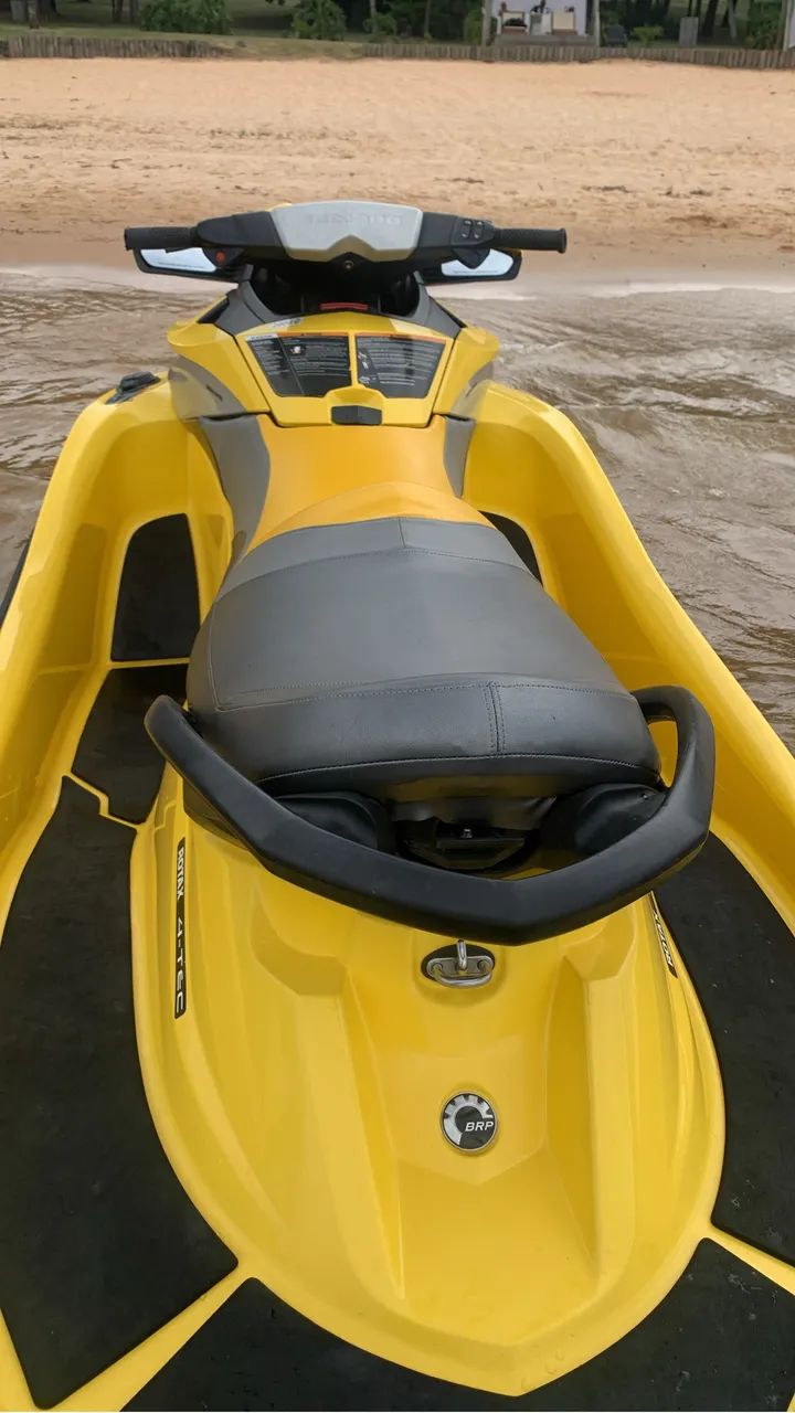 Jet Ski Sea Doo RXT 215 com Ré - À VISTA 50 MIL LEVA - 3 lugares + Carretinha + 3 coletes - Foto 6
