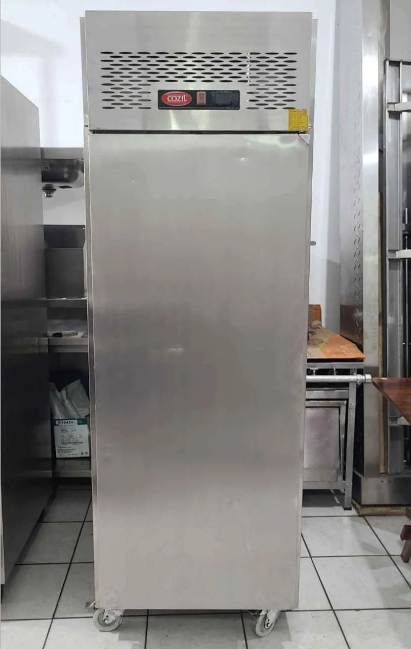 Refrigerador Vertical para Comércio - COZIL 
