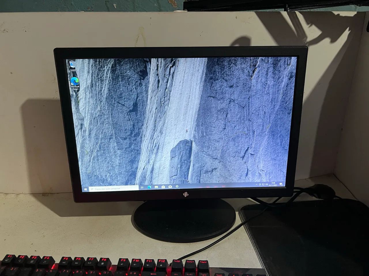 Tronos 17.1 Inch Monitor PERFECT!!!64264604234498123