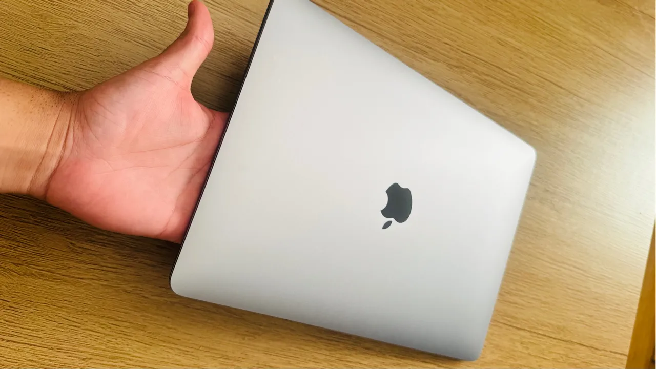 Apple MacBook Air M1 - Impecável