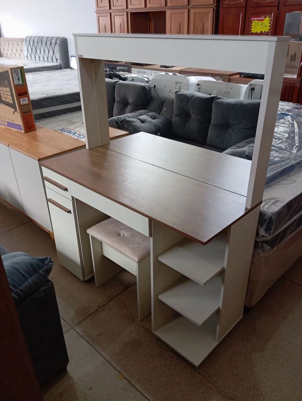 PENTEADEIRA NOVA COM LED E BANQUETA  - Foto 2