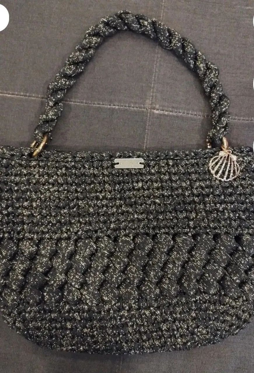 Bolsa artesanal de crochê de luxo exclusiva preta dourada  - Foto 5